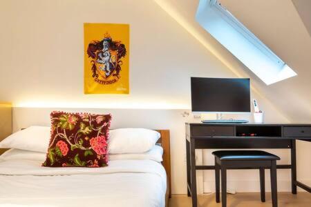 Apartment Modern Ealing Common Duplex London